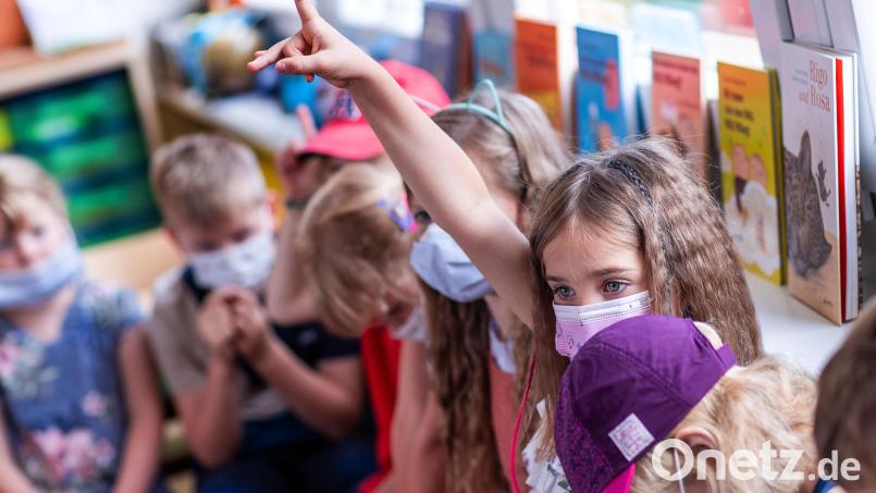 Die Masken fallen auch an den Grundschulen. Bild: Jens Büttner