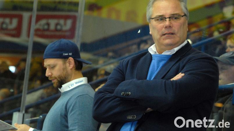 Ken Latta war vor seiner Zeit als Sportlicher leiter auch Trainer bei den Blue Devils. Jetzt trafen sich beide Seiten vor dem Arbeitsgericht. Archivbild: Gebert
