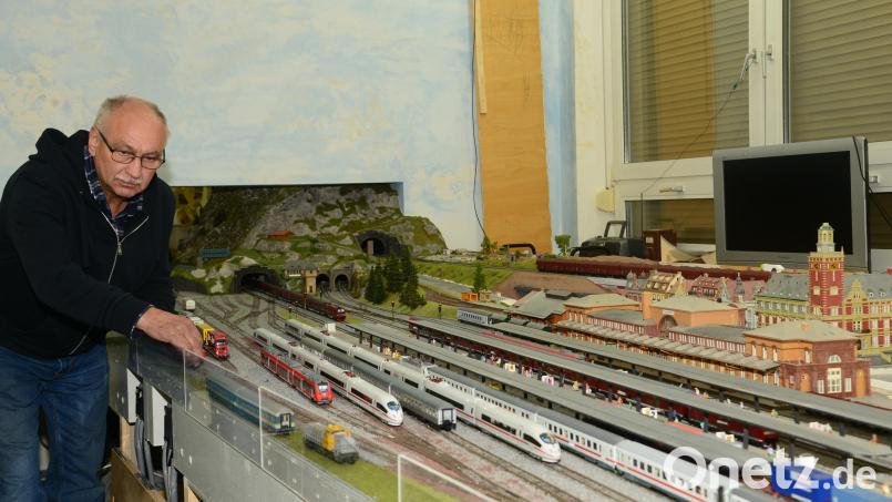 Die Modelleisenbahnfreunde Windischeschenbach stellen das Signal auf Grün: Am Sonntag, 20. März, veranstalten sie eine Modellbahnbörse. Bild: bey