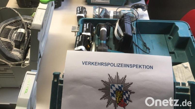 Gestohlenes Werkzeug im Wert von 3000 Euro haben Fahnder der Verkehrspolizei Amberg bei einer Kontrolle auf der Autobahn 6 sichergestellt. Bild: Verkehrspolizeiinspektion Amberg/exb