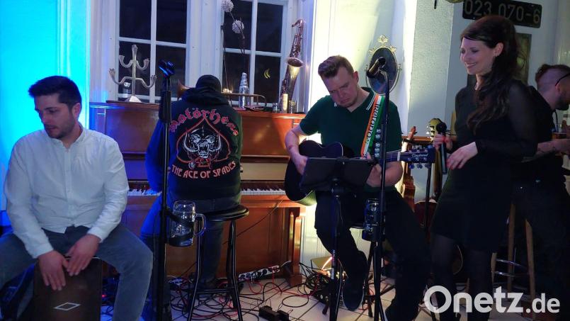 „Katie - finest Pubmusic“ begeisterte im &quot;Schaffnerlos&quot;. Bild: Stefan Leimgruber/exb