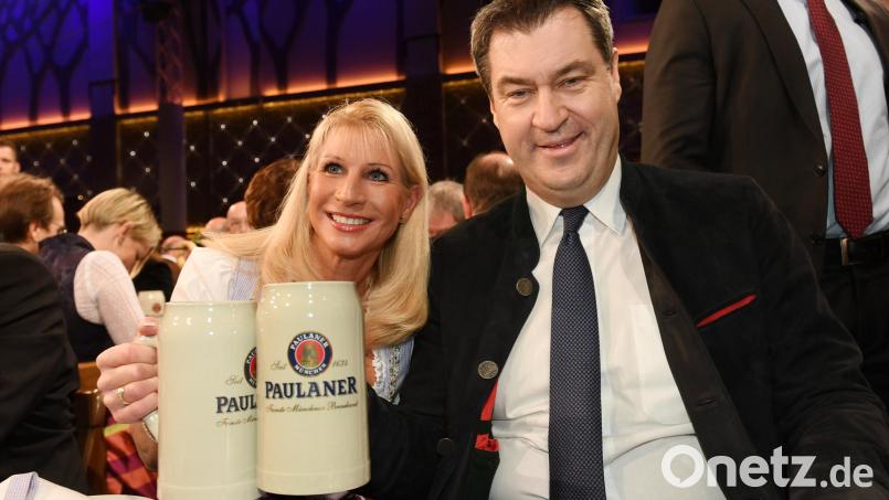 Im März 2019 war die Welt noch in Ordnung. Damals waren Ministerpräsident Markus Söder (CSU) und seine Frau Karin beim Starkbieranstich auf dem Nockherberg. Archivbild: Tobias Hase/dpa