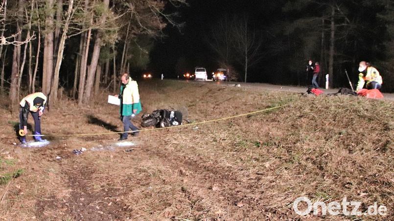 Ein Unfall ereignete sich zwischen Schwandorf und Steinberg mit einem Motorroller-Fahrer als Alleinbeteiligtem. Warum das Zweirad von der Straße abkam, muss noch geklärt werden. Bild: td