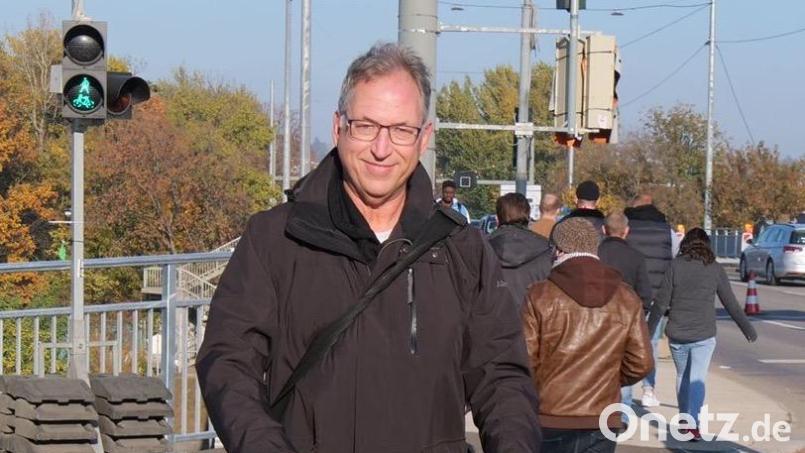 Der Mike, wie ihn seine Eltern und seine Freunde nennen, mit dem E-Roller in Berlin unterwegs. Bild: Frieser