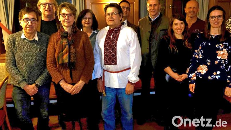Für weitere drei Jahre im Amt bestätigt (von links): Vorsitzender Klaus Gebel, zweiter Vorsitzender Armin Rüger, dritte Vorsitzende Heidi Himmelhuber, Schatzmeisterin Angelika Bär, Schriftführer Günther Frieser, Justiziar Adam Mainka sowie das Beisitzerteam mit Jens Tröger, Sophie Gebel, Martin Reinhardt und Christine Hecht. Bild: usc