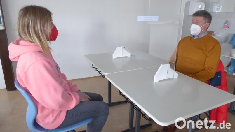 Betriebsleiter Rainer Stammler vermittelte bei seinen praktischen Übungen zu den Vorstellungsgesprächen noch ein paar Tricks und Kniffe, die für die Auszubildenden in spe sehr wertvoll sind. Bild: bba