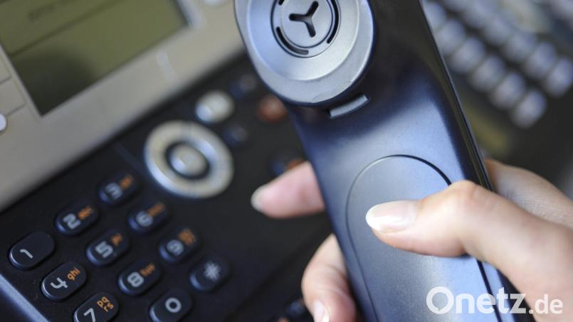 Unter der Rufnummer 10-9999 ist ab sofort das Bürgertelefon der Stadt Amberg zu erreichen. Bild: Marc Müller / dpa