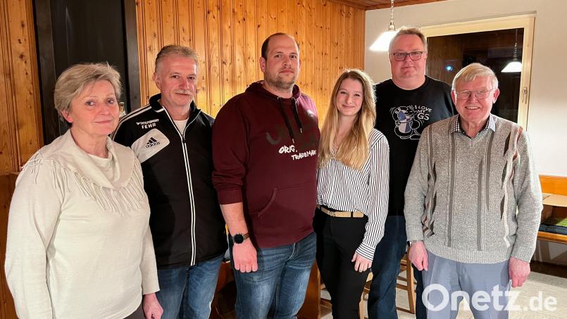 Der neue Vorstand des TSV Krummennaab (von links): Oberturnwartin Edith Mark, Dritter Vorsitzender Markus Egeter, Vorsitzender Rene Weidner, Schriftführerin Anja Kett, Zweiter Vorsitzender Wolfgang Bauer und Kassier Reinhard Naber. Bild: nza