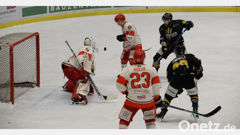 Der ERSC Amberg (dunkle Trikots) versuchte gegen Klostersee alles.