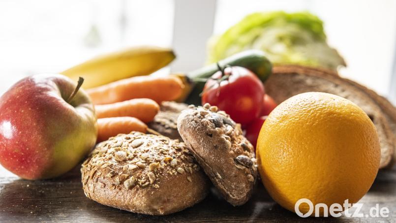 Viel Gemüse und ballaststoffreiche Vollkornprodukte helfen dabei, den Darm von krebserregenden Stoffen freizuhalten. Symbolbild: Robert Günther