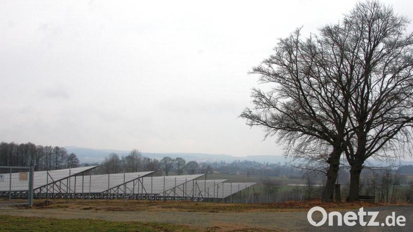 Die Photovoltaik-Anlage nahe der Waldabteilung &quot;Abendschlag&quot; zwischen Schönhaid und Leugas wurde im Oktober 2020 errichtet. Für künftige Projekte gibt es einen Kriterienkatalog. Bild: wro