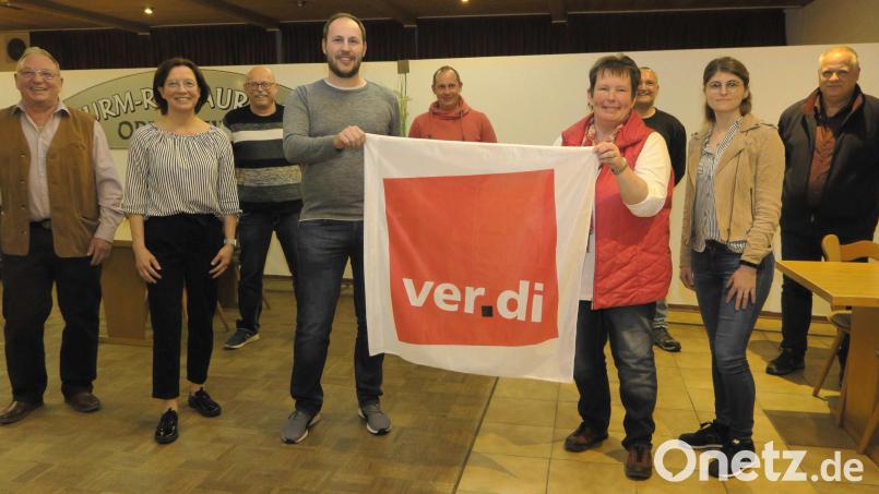 Dem neuen Verdi-Vorstand gehören Ludwig Blüml, Karin Frankerl, Christian Rieppel, Tobias Gruber, Robert Franke, Marianne Götz, Erwin Fenzl, Jasmin Lehner und Klaus Langenbach (von links) an. Bild: Hirsch
