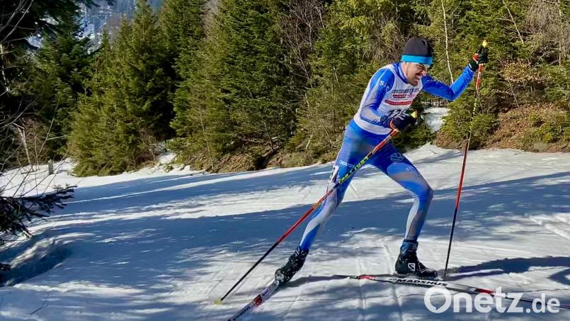 Jakob Lauerer erkämpft sich beim Deutschlandpokal Rennen am Arbersee den fünften Platz bei den Herren über 20 Kilometer Bild: chl