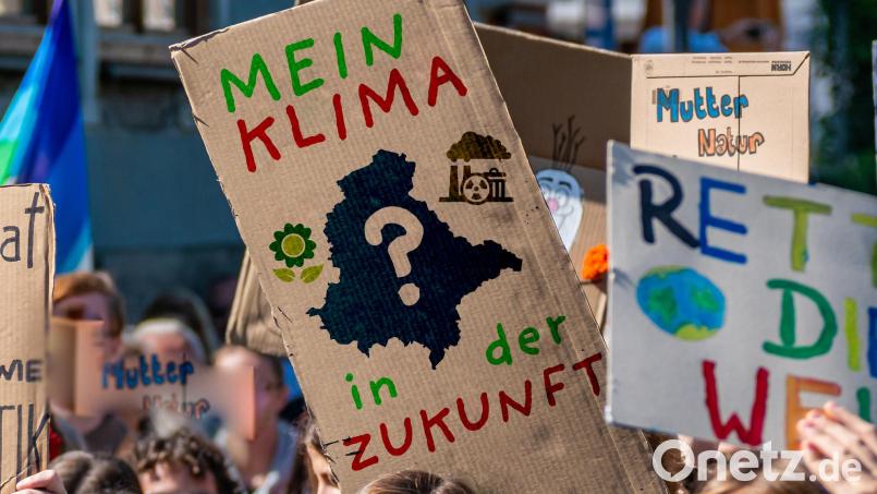 Der Klimawandel wird in 50 Jahren auch die Oberpfalz verändert haben: Doch was bedeutet das genau für die Menschen, ihre Gesundheit, Berufe oder Hobbys – und das Oberpfälzer Klima? Bildmontage: Christian Gold