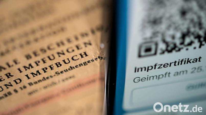 Die Impfpflicht für Pflege- und Klinikpersonal muss von den Gesundheitsämtern vor Ort kontrolliert werden. Archivbild: Marijan Murat/dpa