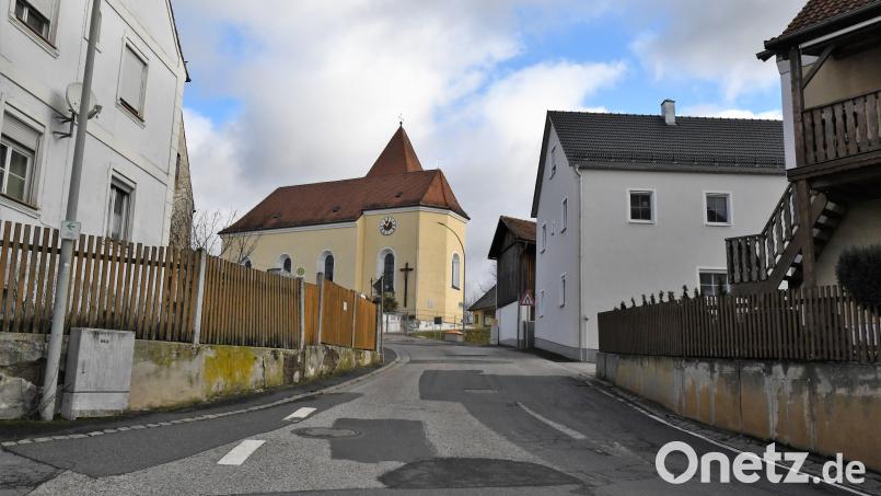Pursruck bekommt einen neuen Dorfplatz. Archivbild: sche