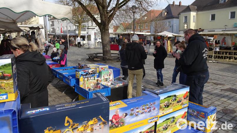 Zum Jahrmarkt hatten sich etliche Händler eingefunden Bild: hm