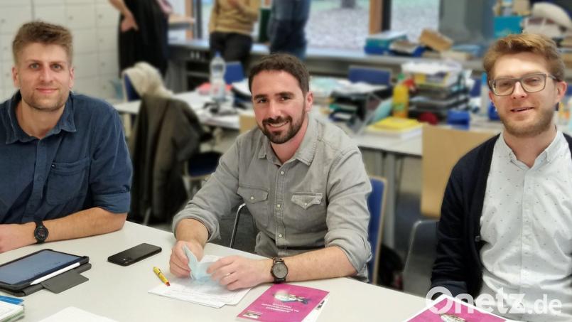 Die neuen Referendare Jonas Tillmetz, Fabian Fleschutz und Matthias Kanisch (von links). Bild: Stiftland-Gymnasium/exb