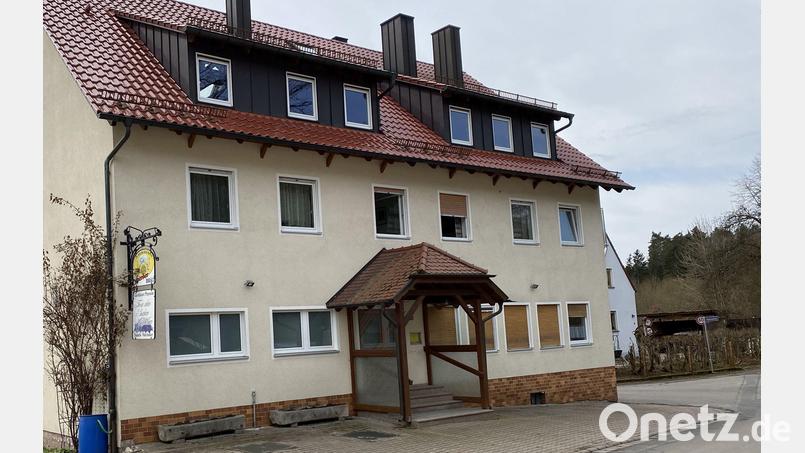 Das frühere Gasthaus Mutzbauer war bis 2019 auch Vereinslokal der Riglasbrünner. Jetzt will es die Tischgesellschaft wieder für die eine oder andere Veranstaltung anmieten. Bild: gw