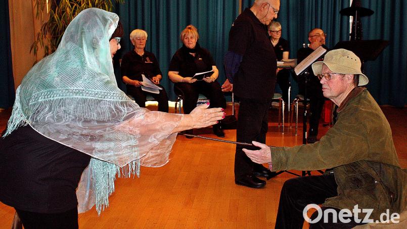 Der Fischer von Johann Wolfgang von Goethe, da lässt sich der Angler von einer Nixe in die tiefen des Meeres ziehen. Bild: R. Kreuzer