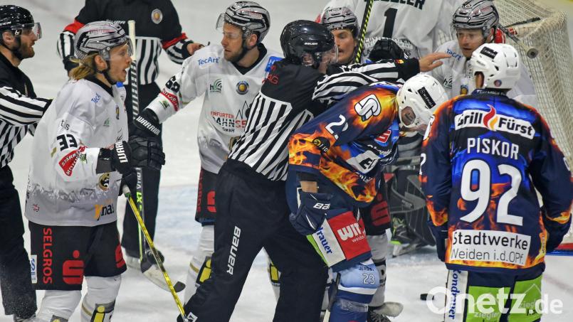 In den ersten drei Partien zwischen den Blue Devils Weiden und den Black Dragons Erfurt gab es immer wieder Handgreiflichkeiten. Am Freitag steigt in Erfurt Match vier der &quot;Best-of-5&quot;-Serie. Archivbild: Gebert