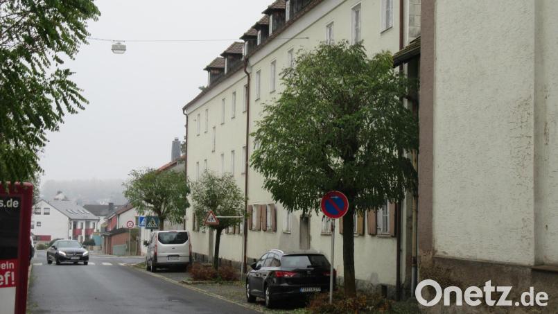 Die Mehrfamilienwohnhäuser in der Adalbert-Stifter-Straße sollen dieses Jahr noch abgerissen werden. Bild: kgg