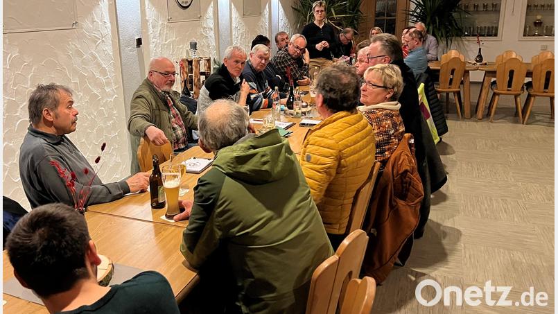Die Vertreter der Vereine hoffen auf ein Sommerfest im Bürgerpark mit Einweihung des neuen Versorgungshauses. Bild: vsr