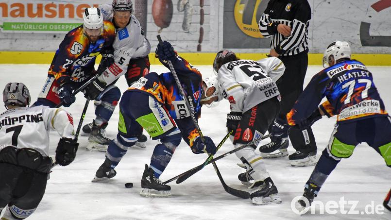 Am Freitag fand in Erfurt das vierte Match der &quot;Best-of-5&quot;-Serie im Play-off-Achtelfinale der Eishockey-Oberliga zwischen den Black Dragons Erfurt und den Blue Devils Weiden statt. Archivbild: Gebert