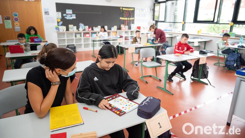Lehrer begleiten ihre Schüler auf dem Weg zum Erwachsenwerden. Das Verständnis dafür kommt allerdings oft erst später. Symbolbild: Sebastian Gollnow/dpa