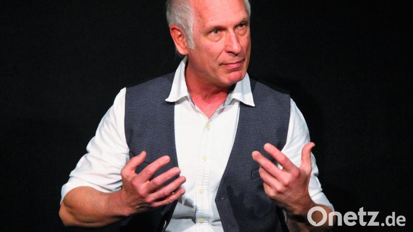 Kabarettist Alfred Mittermeier suchte am Freitag bei der Futura das &quot;Paradies&quot;. Bild: stg