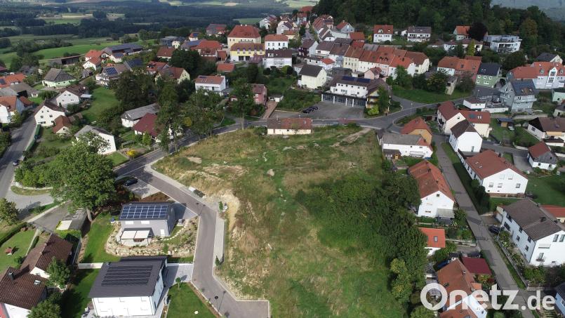 Im Baugebiet &quot;Viehhof&quot; soll nach dem Wissensstand von Bürgermeister Reinhard Sollfrank noch heuer mit der Errichtung des Senioren-Service-Zentrum begonnen werden. Die Ausschreibungen der Arbeiten laufen derzeit. Bild: bey