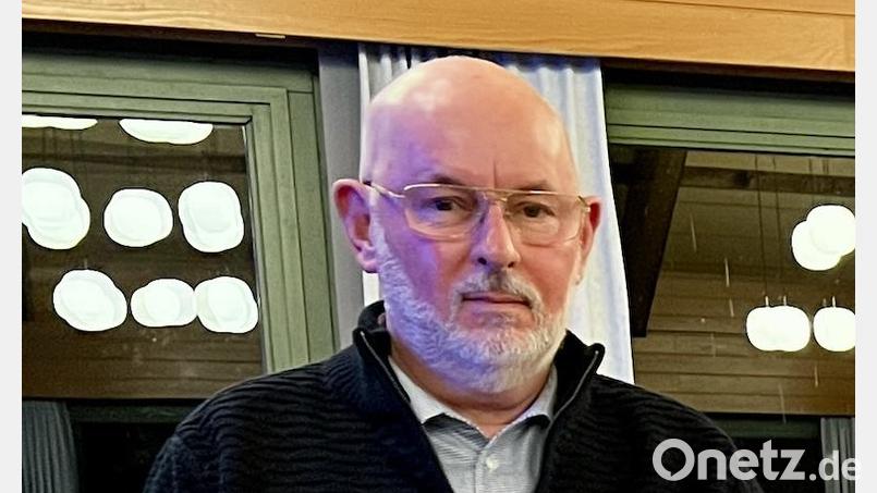 Der frühere Gemeinderat Siegfried Schuller wird sich künftig um das Archiv des Marktes Floß kümmern. Bild: Eichl