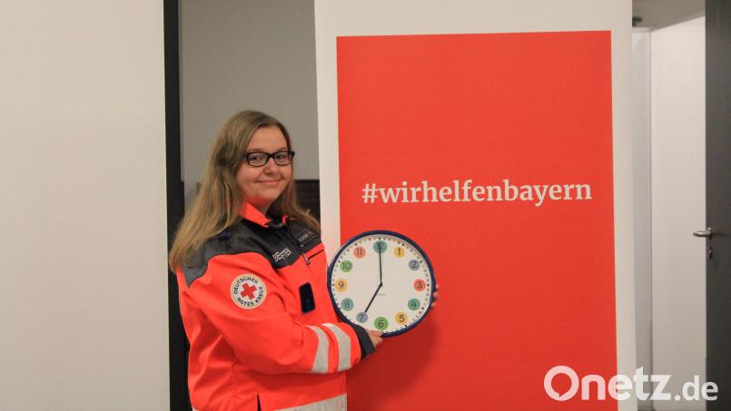 Taktische Leiterin Jasmin Kelch stellt die Uhr um eine Stunde zurück: Statt bis 19 Uhr, wird ab April nur noch bis 18 Uhr getestet. Bild: fks