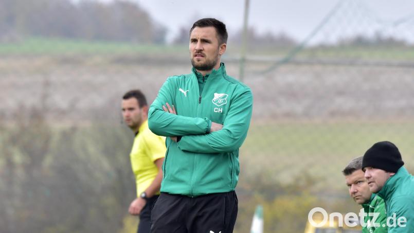Trainer Christoph Hegenbart erwartet von seiner Mannschaft, dass sie mit vollem Einsatz zu Werke geht. Archivbild: Hubert Ziegler