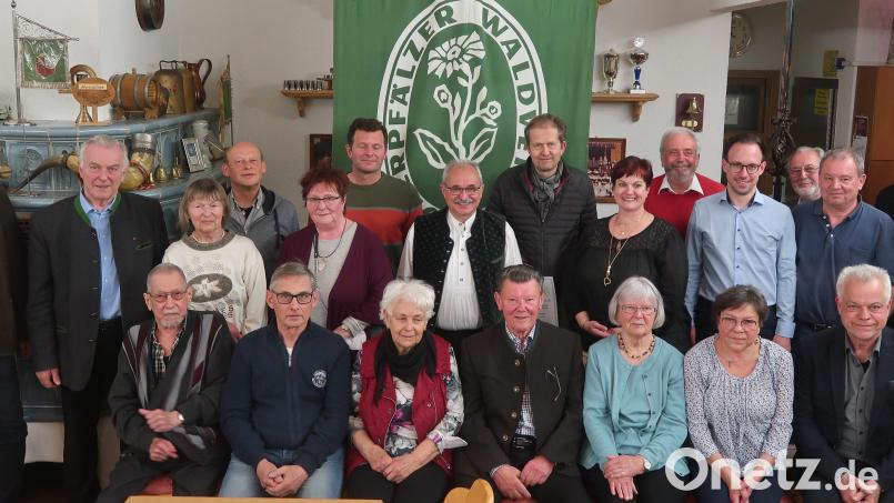 Der OWV, Zweigverein Weiden, ehrte viele langjährige Mitglieder. Bild: Kunz