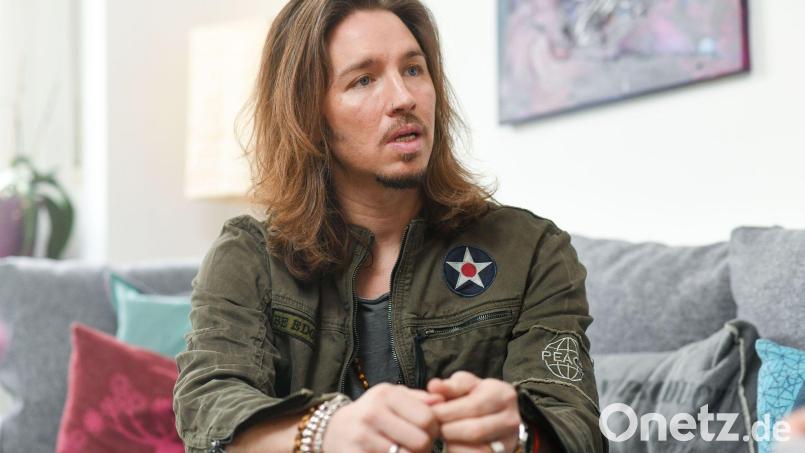 Der Sänger Gil Ofarim gibt ein Interview. Bild: Tobias Hase/dpa