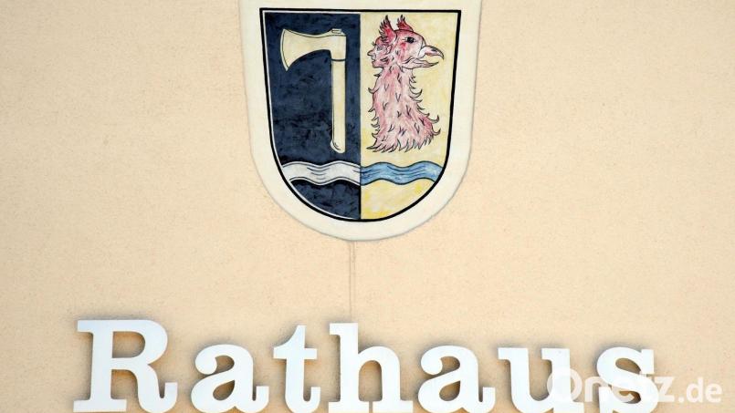 Das Rathaus der Gemeinde Fensterbach in Wolfring soll eine neue Heizung bekommen. Jetzt soll mit einem Bürgerbegehren die Entscheidung des Gemeinderats dazu revidiert werden. Bild: Stephan Huber