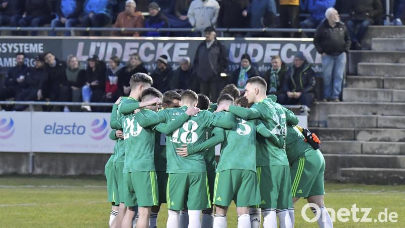 Die Spieler der DJK Ammerthal haben sich für das Derby gegen den ASV Neumarkt einiges vorgenommen. Archivbild: Hubert Ziegler