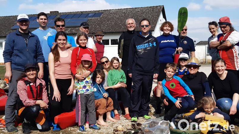 Glückliche Gesichter nach der Paddeltour auf der Vils. Bild: Heinz Wöllmer/exb