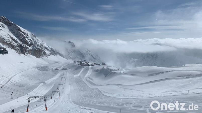 Skifahrer unterwegs im Skigebiet Zugspitze. Bild: -/Bayerische Zugspitzbahn /dpa