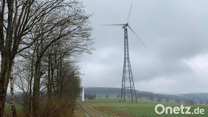 Ob die Landschaft um die Stadt Weiden bald auch von Windrädern geprägt ist, wie im Landkreis Tirschenreuth (hier mit Blick auf Wildenreuth)? Die Stadt jedenfalls will das Thema Windenergie weiter forcieren. Bild: Gabi Schönberger