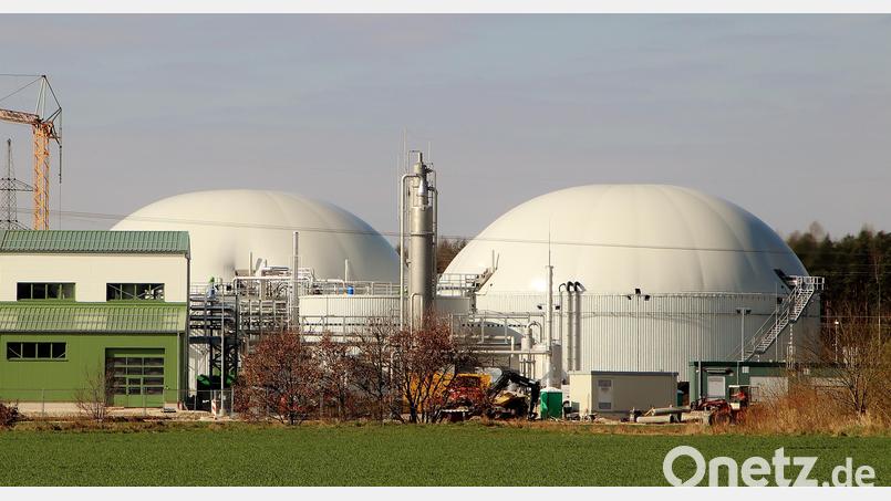 Die neue Bioabfall-Vergärungsanlage der BG Bio-Energie GmbH Schwarzenfeld (Naabtaler Milchwerke) nimmt ihren Probebetrieb auf. Dabei kann es dazu kommen, dass über eine "Fackel" Gas verbrannt wird, was öffentlich zu sehen sein wird. Bild: Thomas Dobler