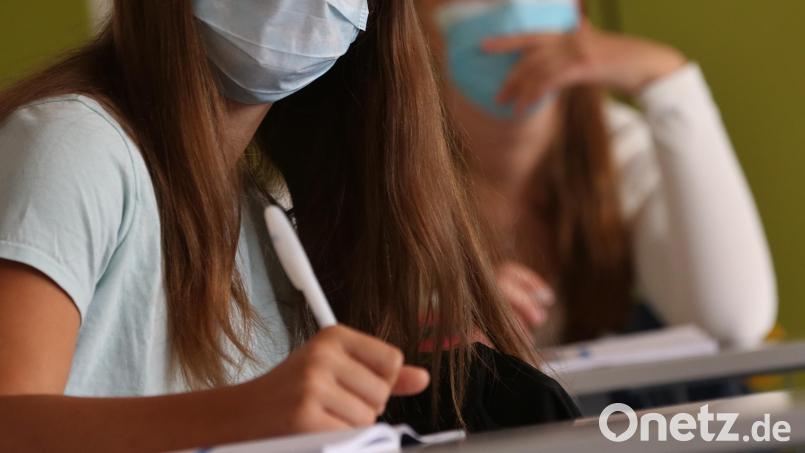 Der Jugendhilfeausschuss des Landkreises Amberg-Sulzbach hat sich dafür ausgesprochen, Jugendsozialarbeit an Schulen auch an der Walter-Höllerer-Realschule zu etablieren. Symbolbild: Karl-Josef Hildenbrand/dpa