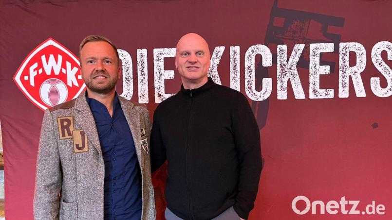 Bernd Heinisch (links) und Jürgen Kost wurden am Dienstagabend bei den Kickers in Würzburg vorgestellt. Bild: Heinisch/privat