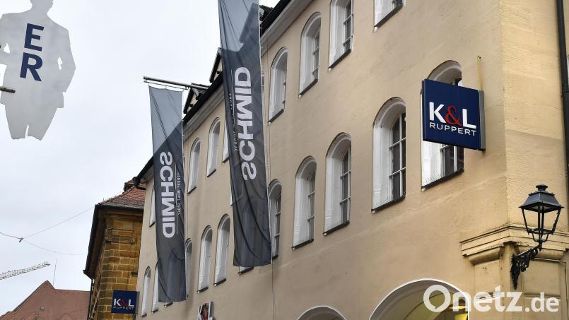 Das Modegeschäft Schmid (ehemals K&amp;L Ruppert) arbeitet laut Verkaufsleiter Rüdiger Herrmann profitabel. Trotzdem könnte es zum Ende des Jahres schließen. Bild: Petra Hartl