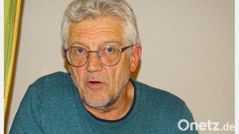 &quot;Was hier gemacht werden soll, ist nie und nimmer zeitgemäß&quot;, sagt Energieberater Bernhard Tschöpl. Deswegen hat der 64-Jährige dem Einbau einer Ölheizung in das Fensterbacher Rathaus den Kampf angesagt. Bild: Houschka