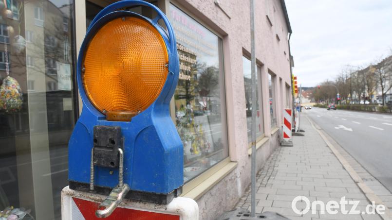Von Montag an ist die Bürgermeister-Prechtl-Straße in Weiden zwischen Herrmannstraße und Landgerichtsstraße nur noch stadtauswärts befahrbar. Wer von Osten kommt, wird umgeleitet. Bild: Gabi Schönberger