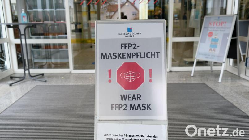 Die Maskenpflicht gilt im Klinikum. St. Marien Amberg weiterhin. Bild: Klinikum/Dietl/exb