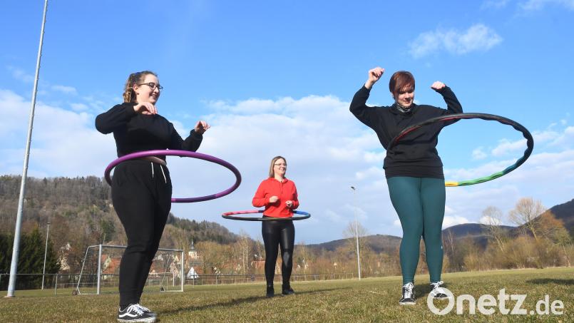 Hula-Hoop macht einen Riesenspaß und nebenbei noch Bauchmuskeln. Bild: Lorenz, Kira [knz]