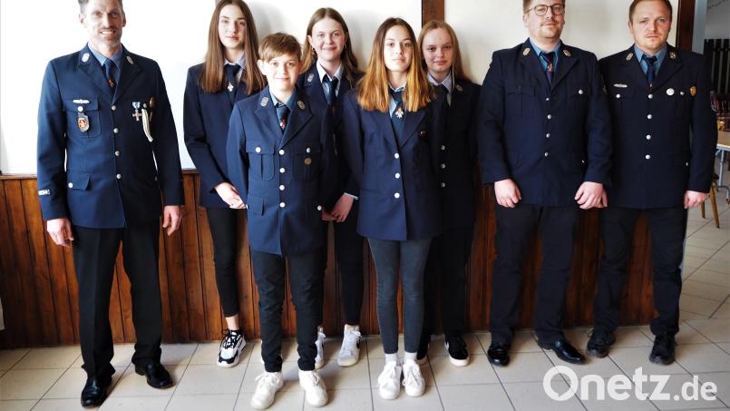 Die FFW Sassenreuth ist für seine gute Jugendarbeit bekannt. Mit Celine Gebhardt, Selina Gross, Sahra Sporer, Finn Sporer und Hanna Lindner (von links) konnten wieder engagierte Jugendliche für die Feuerwehr gewonnen werden. Bild: wmi
